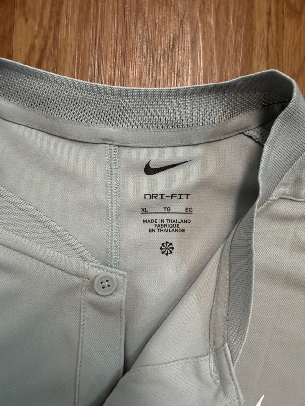 NWT Nike Golf Polo - XL - Picture 3 of 5